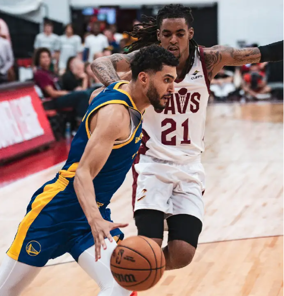 NBA夏联-勇士夏联势不可挡,普洛登16+7携手众将轻取骑士豪取六连胜 NBA夏联-勇士夏联势不可挡,普洛登16+7携手众将轻取骑士豪取六连胜