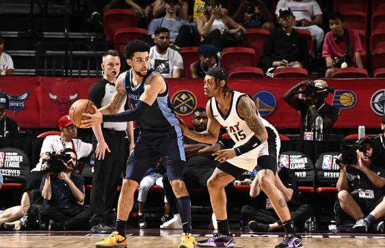 NBA夏联-拉松加时绝杀拉拉维亚空砍32+6 热火120-118险胜灰熊夺冠 