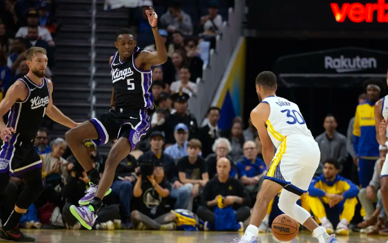 穆迪23分库明加19+7 勇士末节109-106逆转国王喜迎3连胜 穆迪23分库明加19+7 勇士末节109-106逆转国王喜迎3连胜