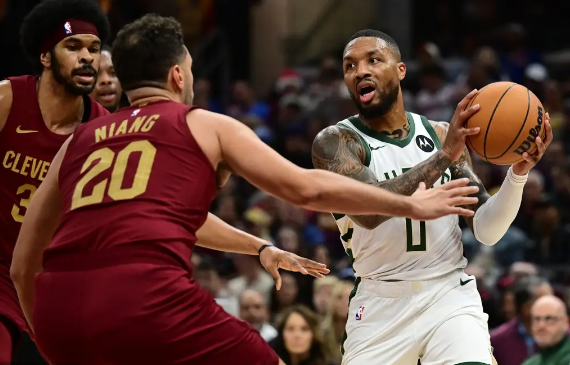 字母哥缺阵 利拉德空砍36+7 加兰39+8 雄鹿再负骑士