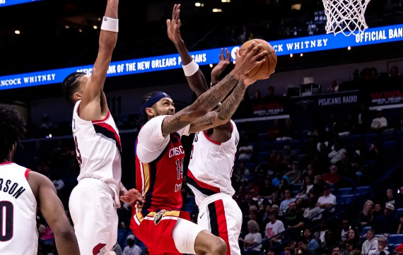 艾顿19+13 西蒙斯24分 莺歌27+7 鹈鹕末节崩盘遭开拓者逆转