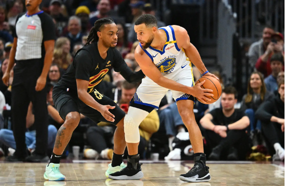 加兰27+6 库里12分6失误 骑士20记三分射穿勇士取开季10连胜 加兰27+6 库里12分6失误 骑士20记三分射穿勇士取开季10连胜