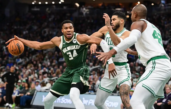 塔图姆31+12+6 字母哥43+13 利拉德15中4 绿军17分逆转雄鹿 塔图姆31+12+6 字母哥43+13 利拉德15中4 绿军17分逆转雄鹿