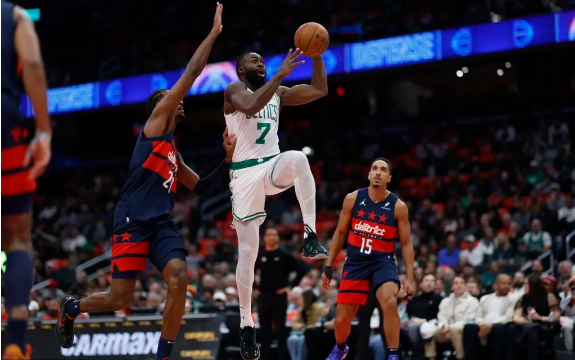 布朗31+11+5 塔图姆三分10中0 普尔23+8 绿军送奇才10连败 布朗31+11+5 塔图姆三分10中0 普尔23+8 绿军送奇才10连败