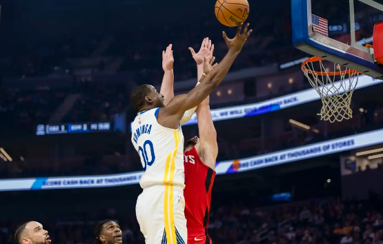 库明加生涯新高33分 库追缺阵 格林16中4 勇士力克火箭止5连败