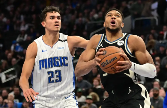 NBA杯-字母哥37+7 利拉德关键5分 雄鹿险胜魔术杀入四强