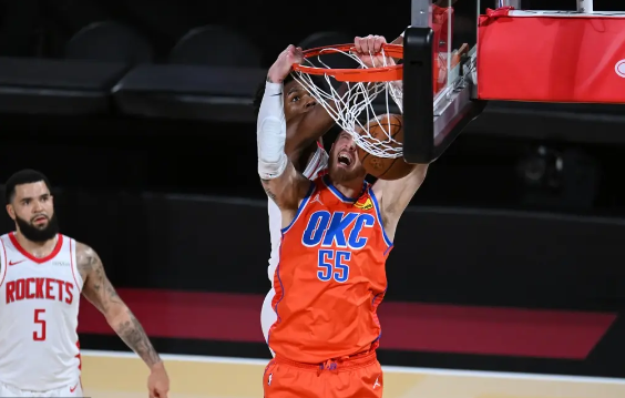 亚历山大32+8+6+5断 杰威20+5 雷霆3人20+胜火箭杀进决赛