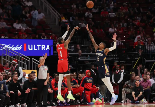 杰伦-格林第三节22分 狄龙半场20分 申京23+9+7 火箭轻取鹈鹕