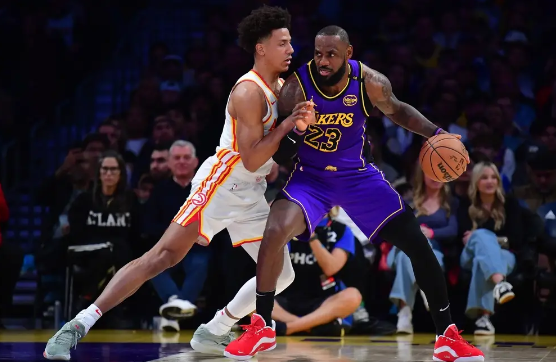 老詹背靠背30分浓眉18+19 湖人119-102射落老鹰收获2连胜