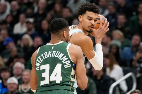 字母哥25+16+8 文班10分赛季第二低 雄鹿轻取马刺