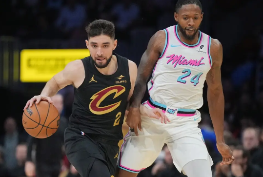 米切尔34+6 小莫布里22+15 希罗22+6 骑士击败热火