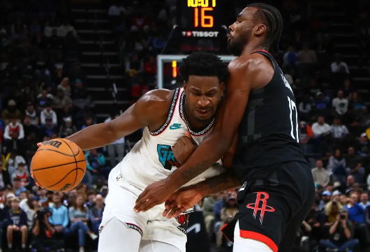 范乔丹错失绝杀 JJJ关键罚球 格林25分 灰熊拒绝横扫险胜火箭