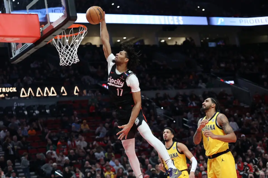 西蒙斯22+7 哈利伯顿3中0得0分 开拓者4人15+擒步行者迎5连胜