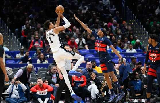 文班31+15福克斯30分 保罗10助攻马刺131-121轻取奇才 文班31+15福克斯30分 保罗10助攻马刺131-121轻取奇才