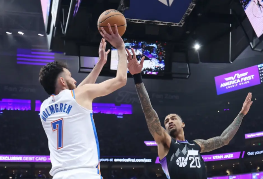 亚历山大21+8 霍姆格伦20+7 科林斯26分 雷霆6人上双轻取爵士