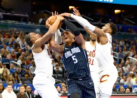 杰罗姆20分 莫布里17+8 班凯罗26+5 骑士大胜魔术豪取8连胜