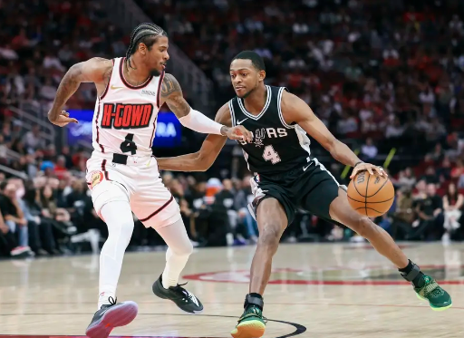 杰伦-格林21+7 阿门25+8+5 福克斯12中3 火箭击退马刺