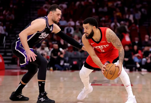 拉文20+6 德罗赞21+6 申京30+10 小萨开场伤退 国王三杀火箭