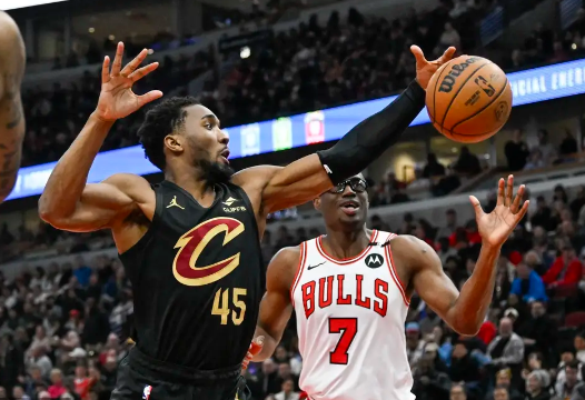 米切尔28+7 阿伦25+17 怀特25+7 骑士逆转大胜公牛豪取11连胜