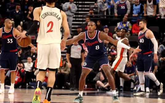 哈登50+5&首节23分 卡鲍缺阵 康宁汉姆35+7+10 快船力克活塞