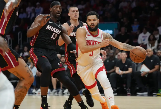 范乔丹狂进9记三分 阿门18+9+7断 火箭豪取9连胜&热火10连败