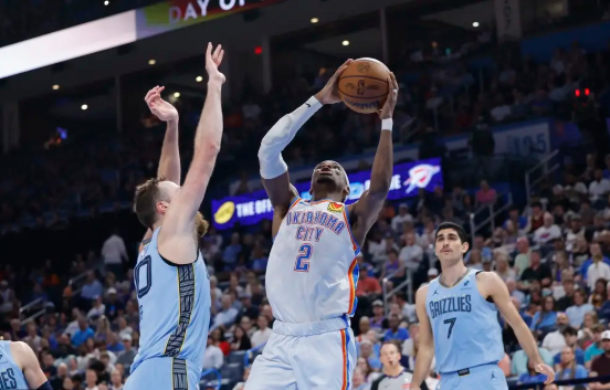 亚历山大37+6 小皮蓬17+10 雷霆横扫灰熊豪取8连胜！