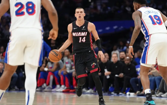 希罗30分 韦尔13+14 76人不敌热火提前8场宣告钓鱼 希罗30分 韦尔13+14 76人不敌热火提前8场宣告钓鱼