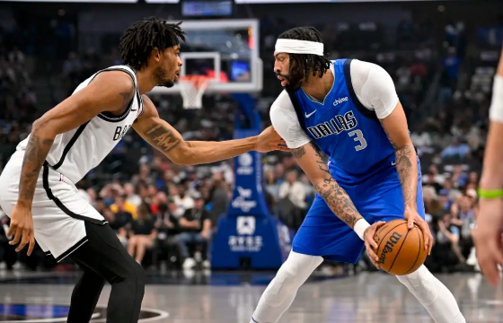 基翁-约翰逊24分 拉塞尔18+11 浓眉登场首败 篮网逆转独行侠