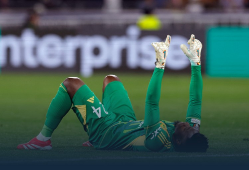 欧联杯-曼联2-2客平里昂 奥纳纳两失误致丢球 齐尔克泽&约罗破门