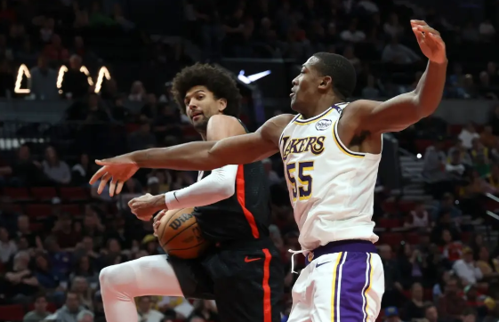 班顿23+5+7 克内克特27+8 布朗尼4+3+6+4断 开拓者大胜湖人